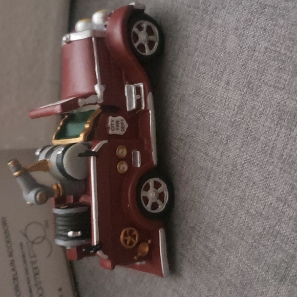 Heritage Village Collection City Fire Dept 56 Fire Truck handpainted porcelin - Picture 3 of 16